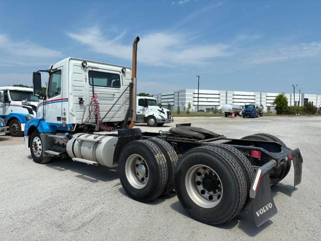 Image of Volvo VNL equipment image 3