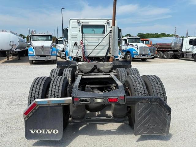 Image of Volvo VNL equipment image 4