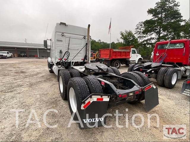 Image of Volvo VNL64T equipment image 2