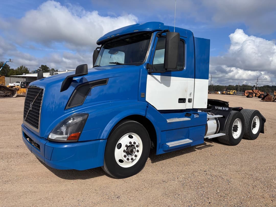 Image of Volvo VNL64T300 Primary image
