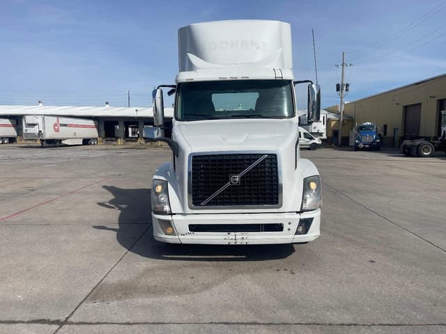 Image of Volvo VNL64T300 equipment image 1