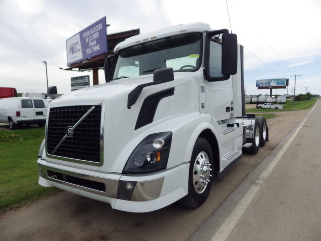 Image of Volvo VNL64T300 Primary Image