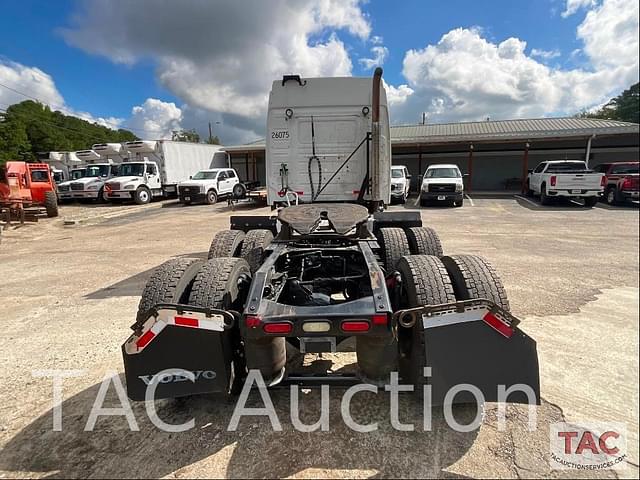 Image of Volvo VNL64T630 equipment image 3