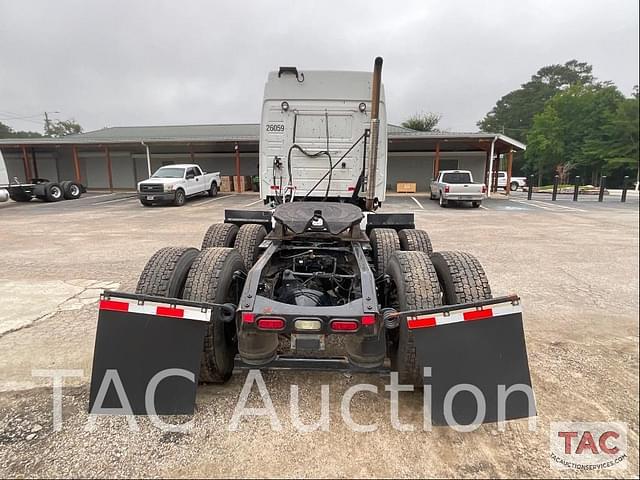 Image of Volvo VNL64T630 equipment image 3