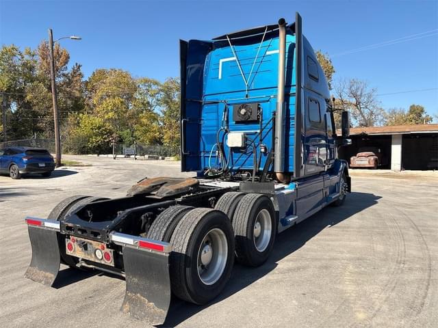 Image of Volvo VNL64T780 equipment image 4