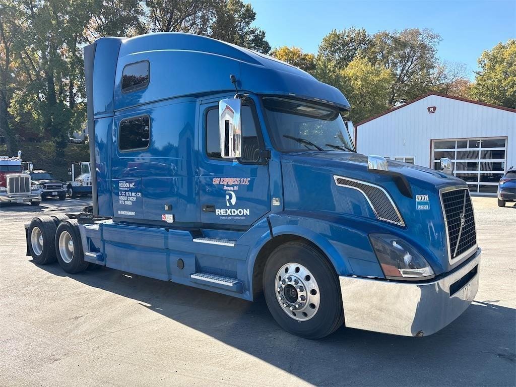 2016 Volvo VNL64T780 Equipment Image0