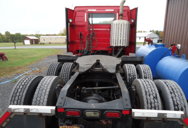 Image of Volvo VNM equipment image 4