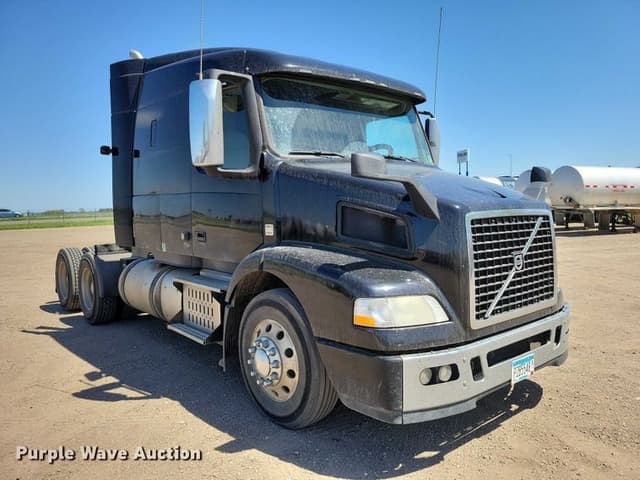 Image of Volvo VNM equipment image 2