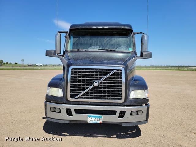 Image of Volvo VNM equipment image 1