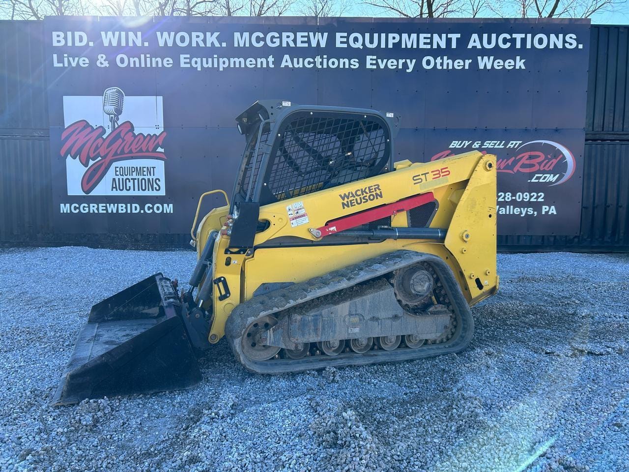 2016 Wacker Neuson ST35 Equipment Image0