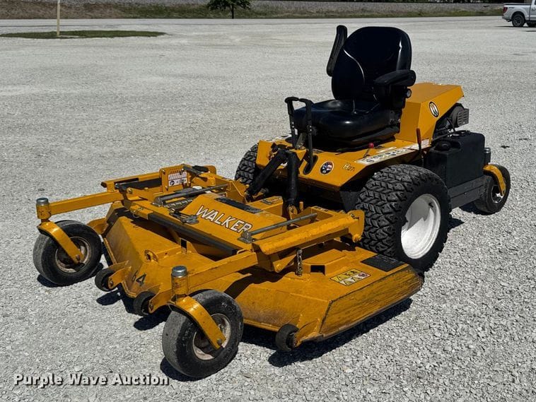 2016 Walker MH27I Equipment Image0