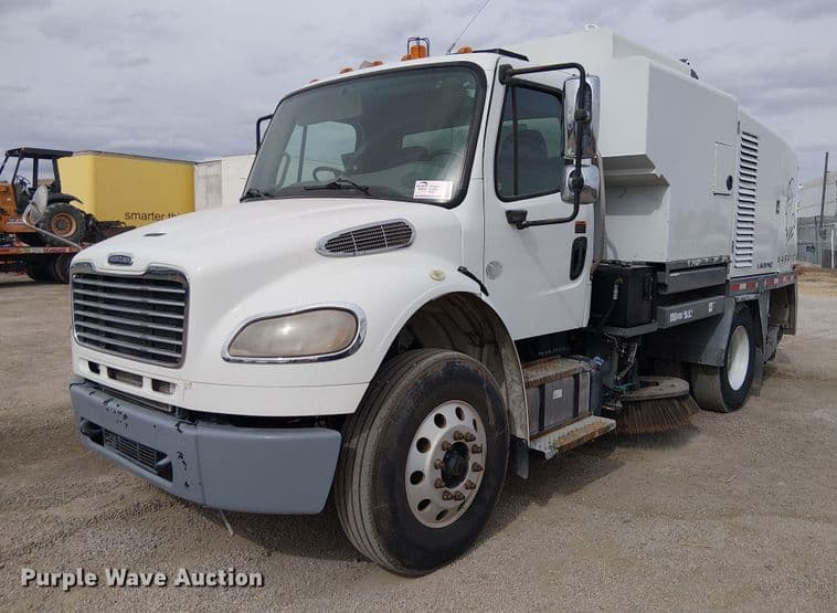 Image of Freightliner M2 Primary image