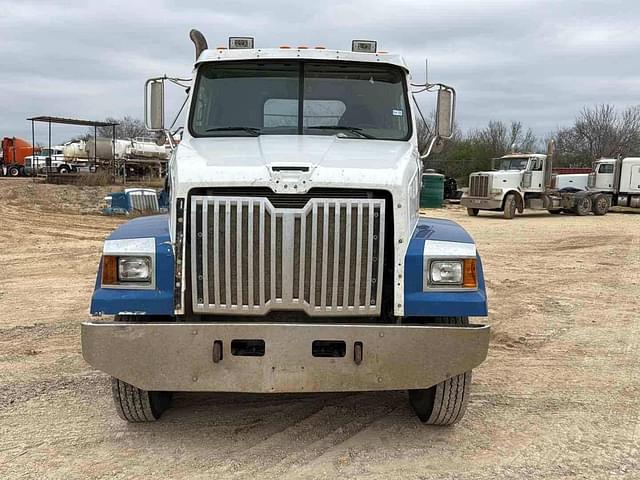 Image of Western Star 4700 equipment image 4