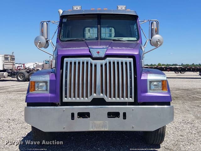 Image of Western Star 4700 equipment image 1