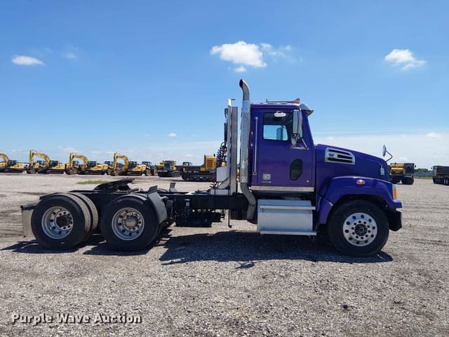 Image of Western Star 4700 equipment image 3