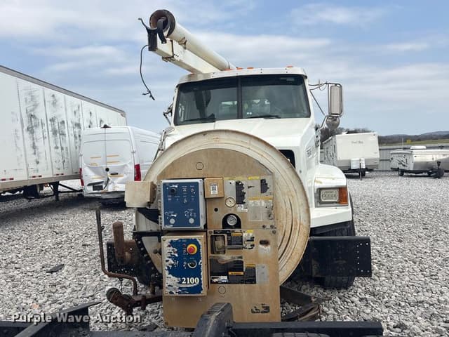 Image of Western Star 4700 equipment image 1