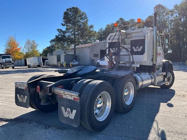 Image of Western Star 4700 equipment image 4