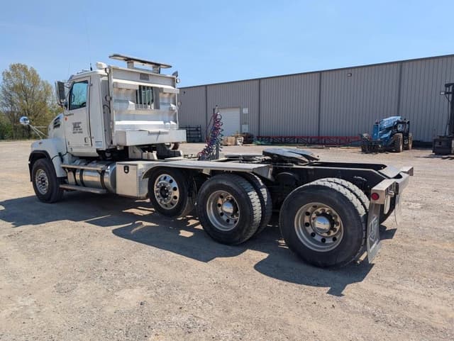 Image of Western Star 4700 equipment image 3