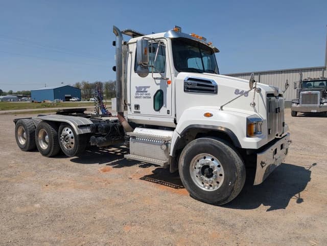 Image of Western Star 4700 equipment image 1