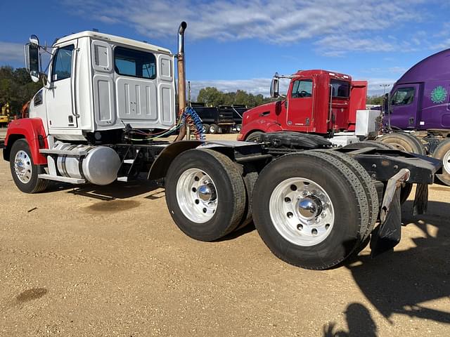 Image of Western Star 4700SF equipment image 1