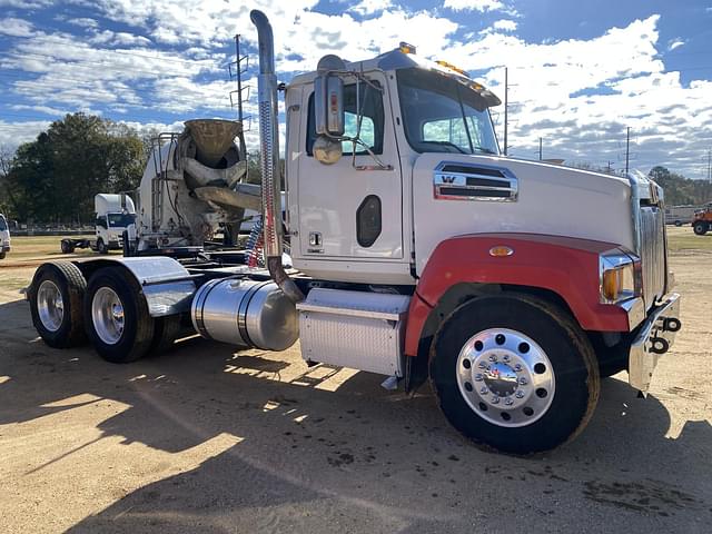 Image of Western Star 4700SF equipment image 3