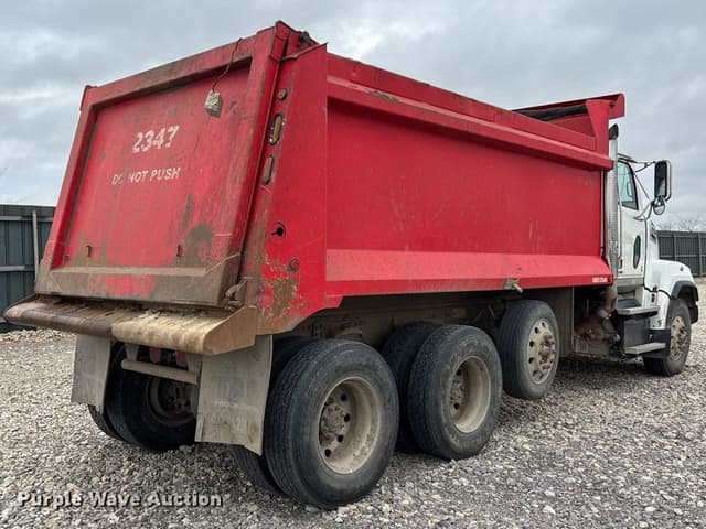Image of Western Star 4700SF equipment image 4