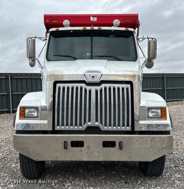 Image of Western Star 4700SF equipment image 1