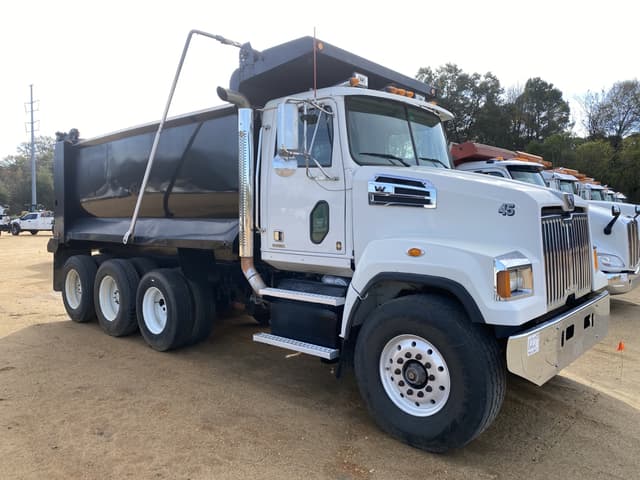 Image of Western Star 4700SF equipment image 3