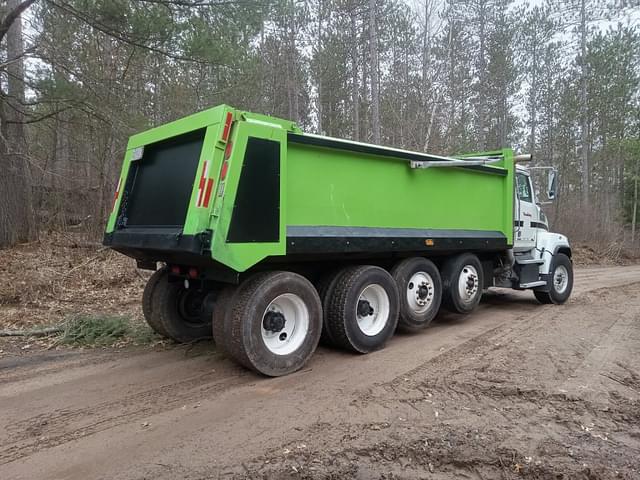 Image of Western Star 4700SF equipment image 2