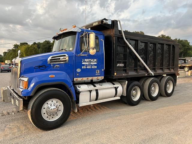 Image of Western Star 4700SF equipment image 1