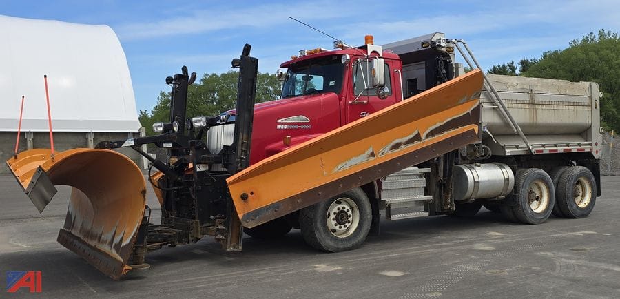 2016 Western Star 4800 Equipment Image0