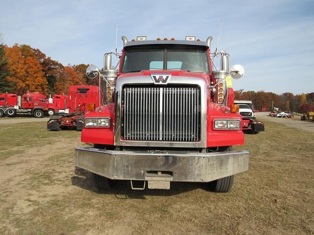 Image of Western Star 4900 equipment image 1