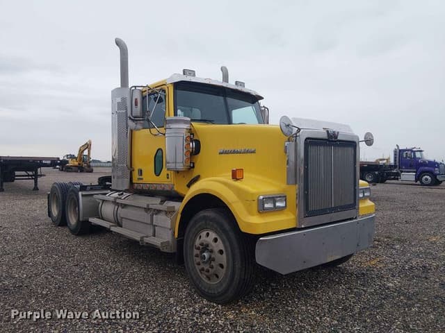Image of Western Star 4900 equipment image 2