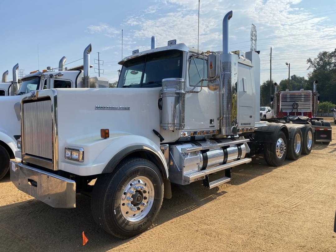 Image of Western Star 4900EX Primary image