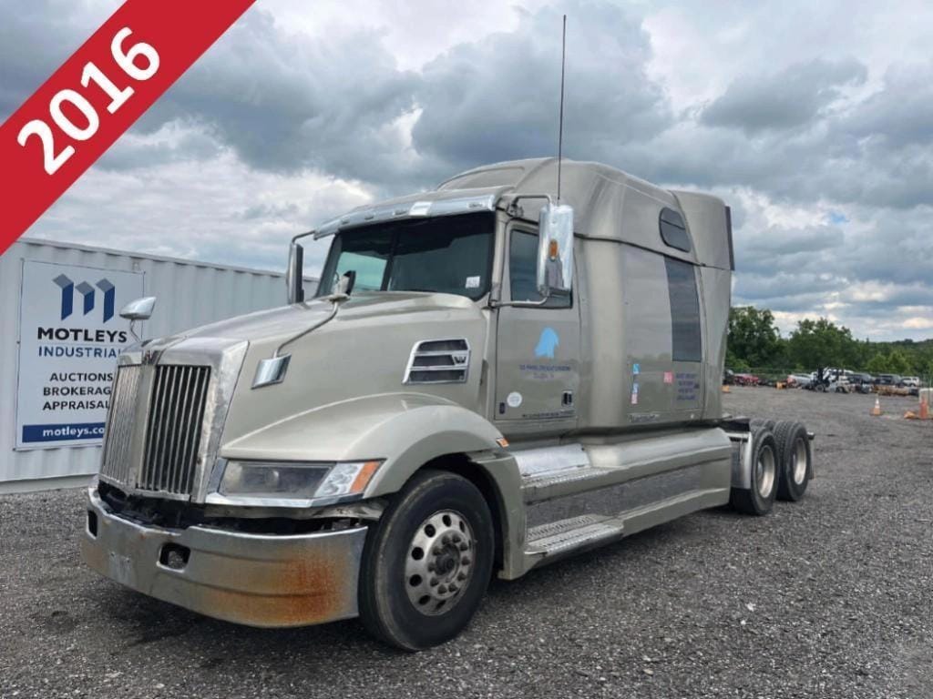 2016 Western Star 5700XE Equipment Image0