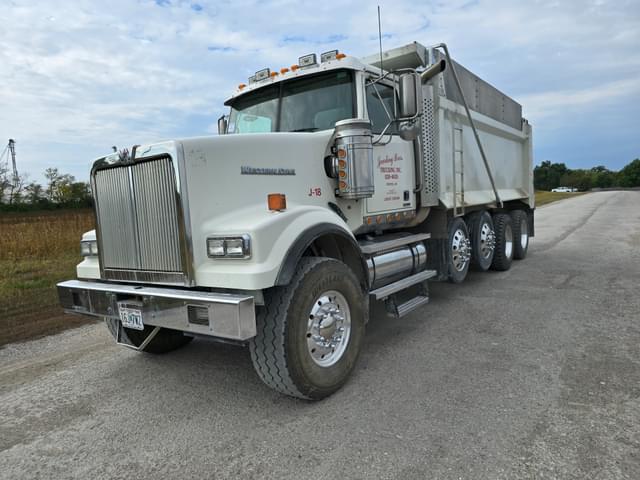 Image of Western Star 4900 equipment image 1