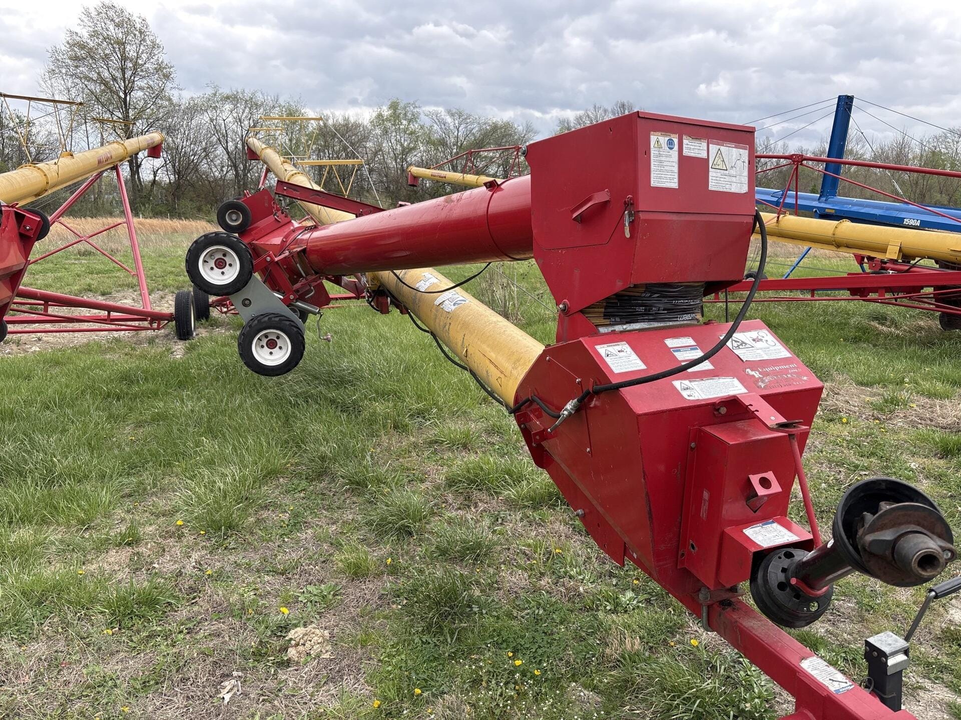 2016 Westfield MKX13-74 Equipment Image0