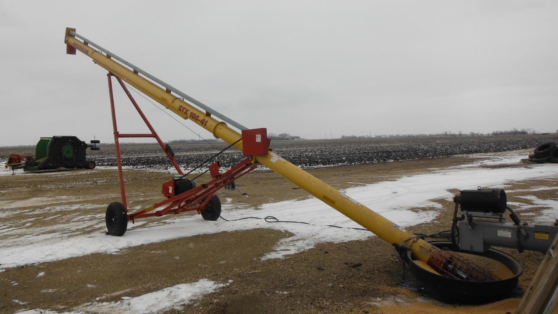 2016 Westfield STX100-41 Equipment Image0