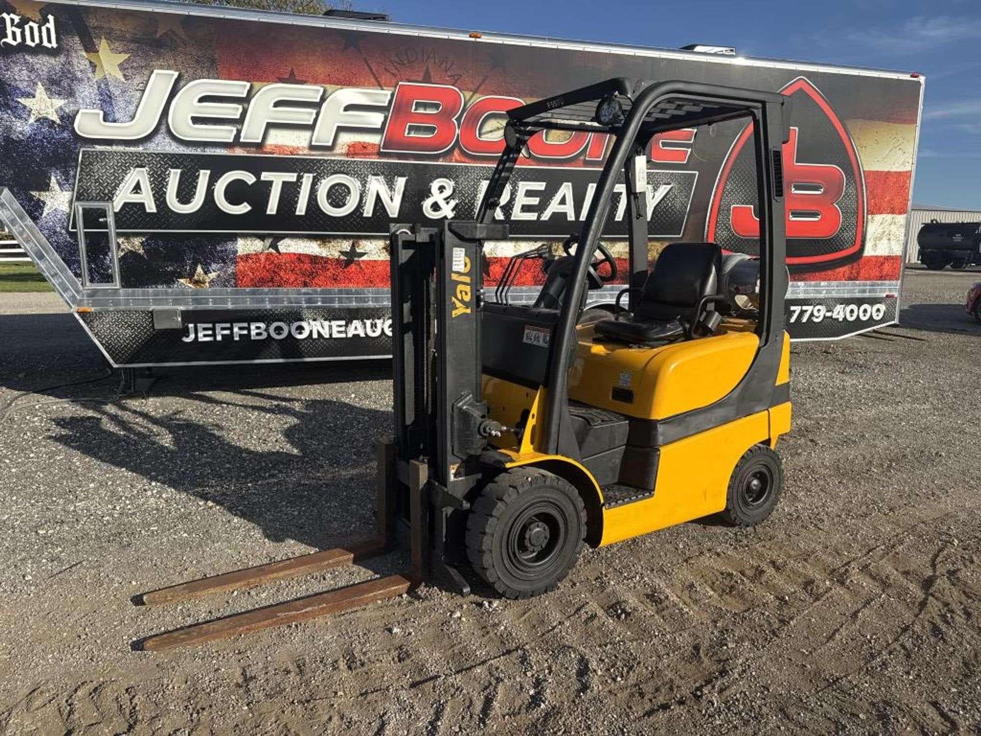 2016 Yale GLP030VXNRSV062 Equipment Image0