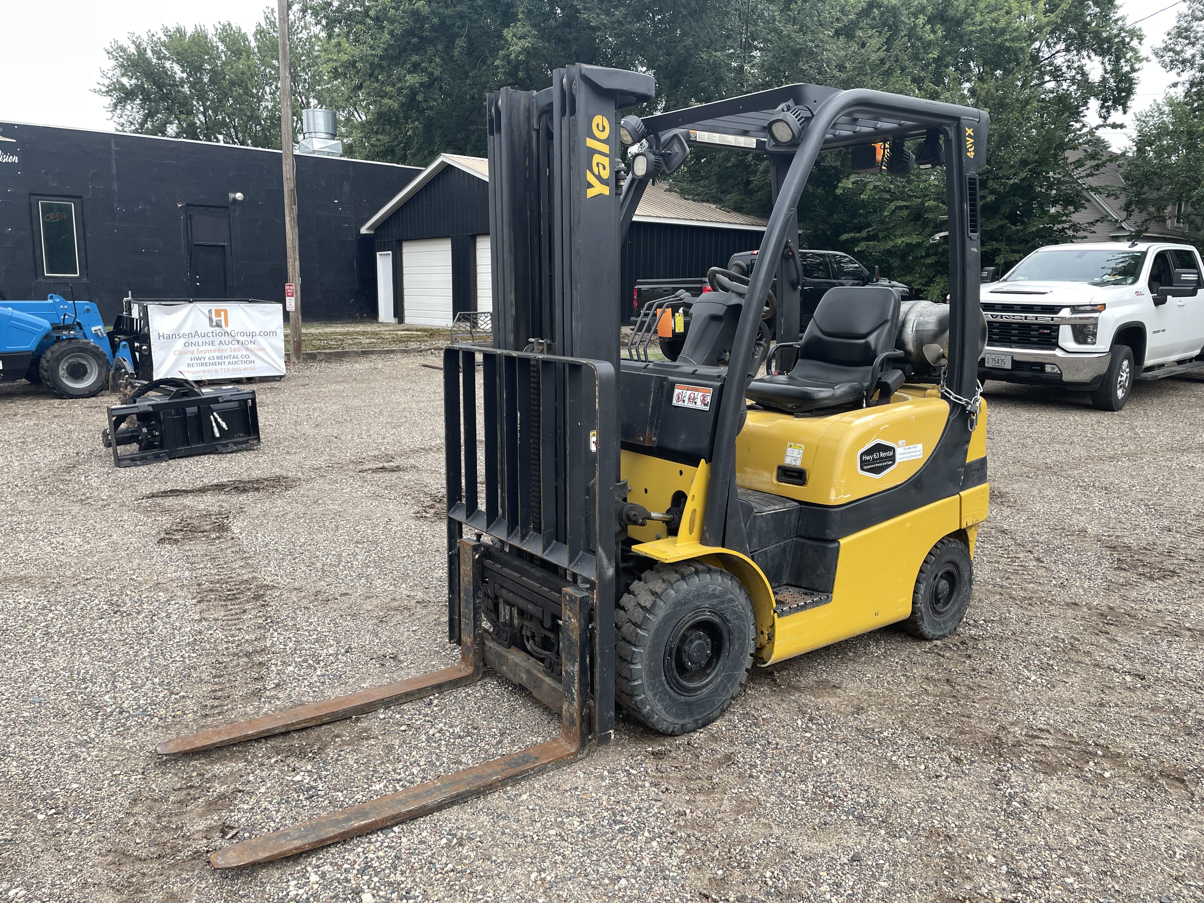 2016 Yale GLP040 Equipment Image0