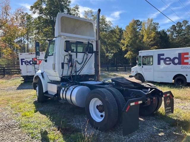 Image of International 8600 equipment image 2