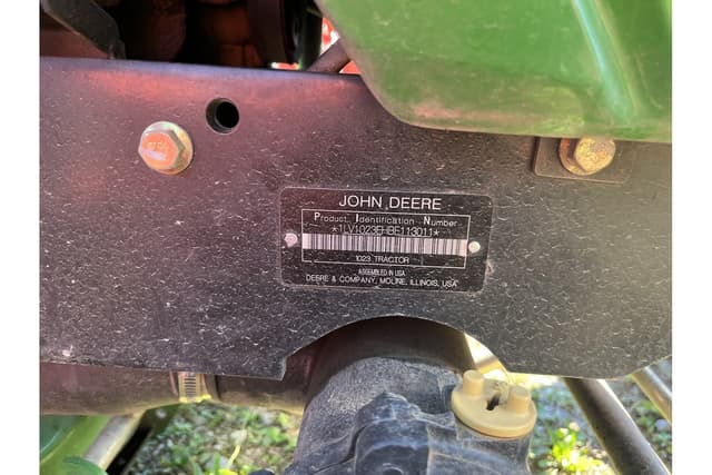 Image of John Deere 1023E equipment image 2