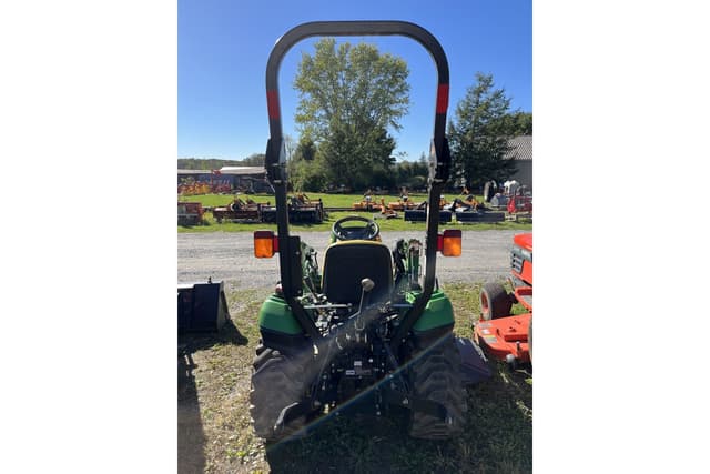 Image of John Deere 1023E equipment image 3