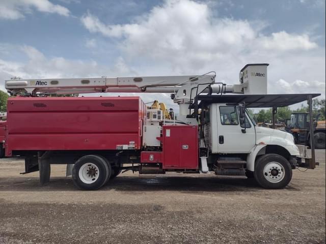 Image of International Durastar 4300 equipment image 2