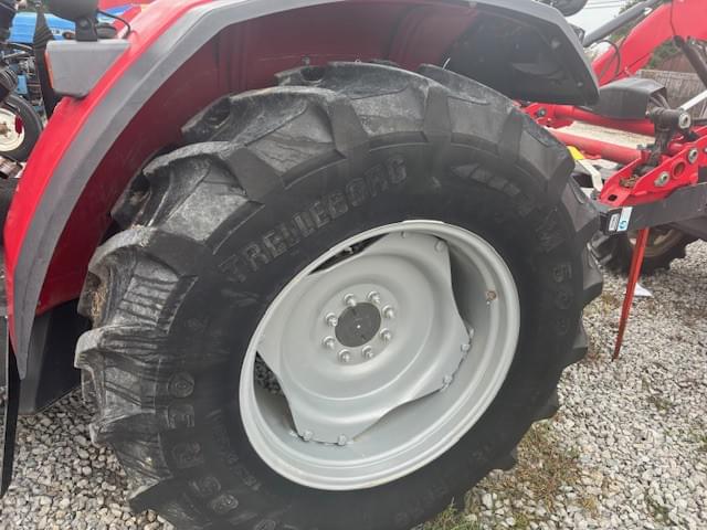 Image of Massey Ferguson 4708 equipment image 2