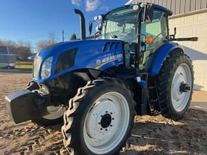 2017 New Holland TS6.110 Image