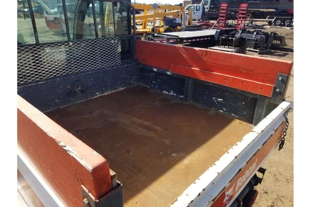 Image of Bobcat Toolcat 5600 equipment image 4