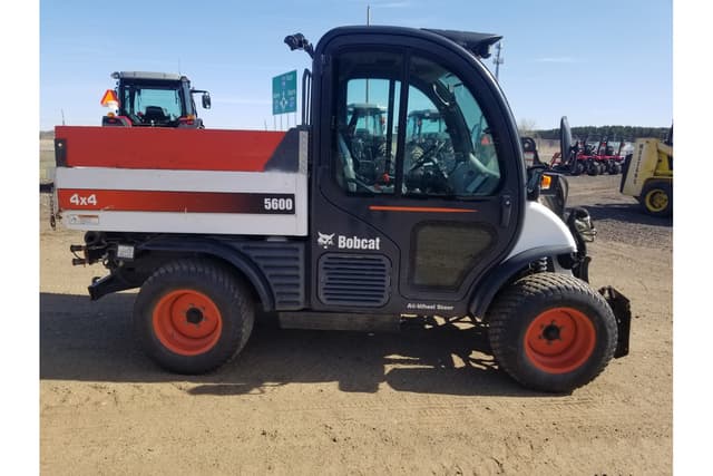 Image of Bobcat Toolcat 5600 equipment image 2