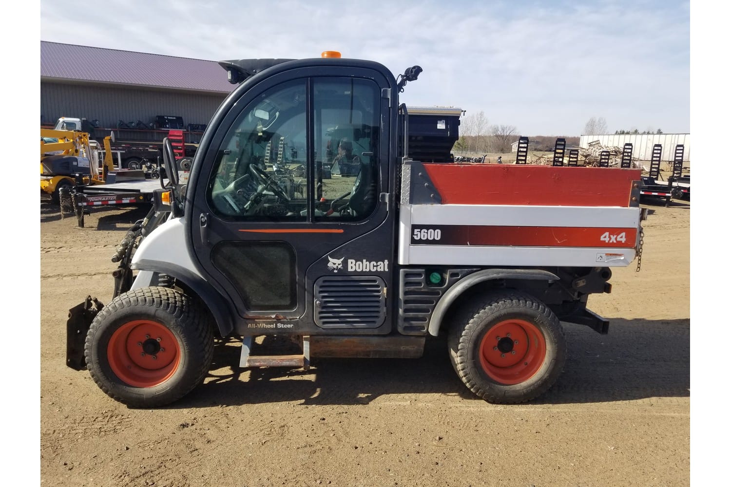 2017 Bobcat Toolcat 5600 Equipment Image0
