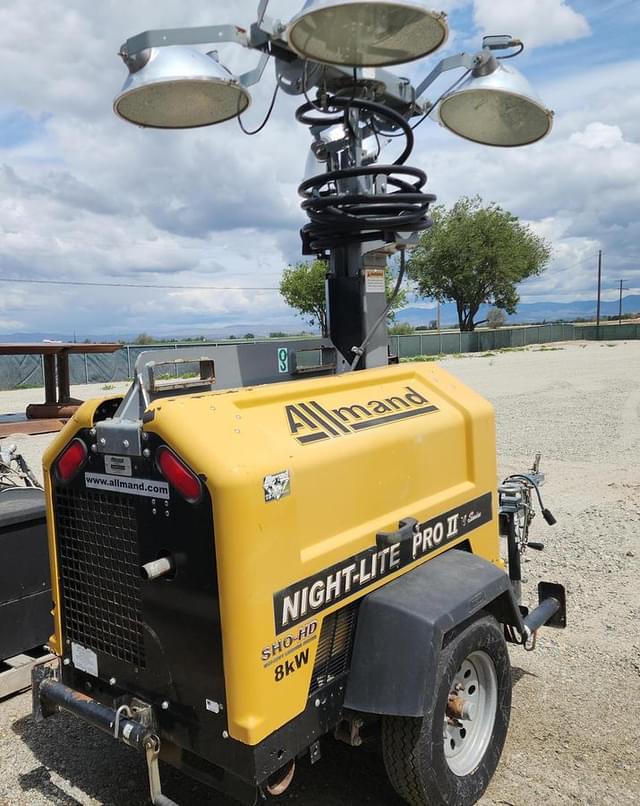 Image of Allmand Night Lite Pro II V Series equipment image 1
